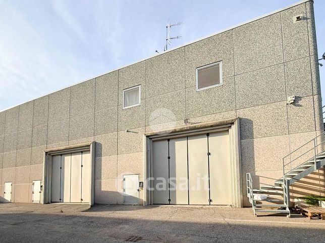 Capannone in commerciale in Strada Provinciale 116
