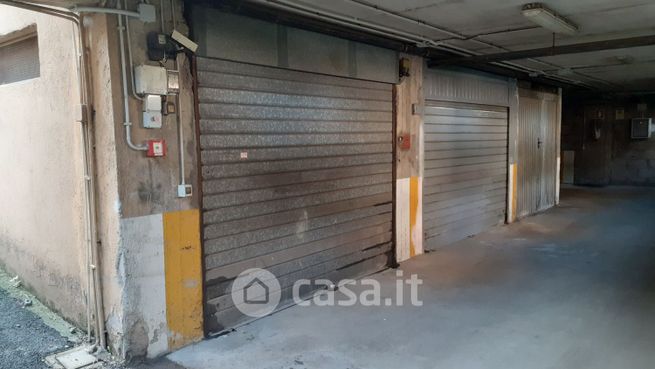 Garage/posto auto in residenziale in Via dei Girasoli 68