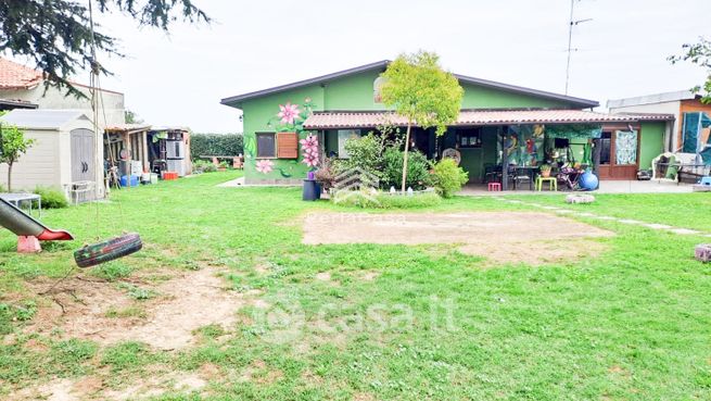 Villa in residenziale in Strada della Pescatora 78