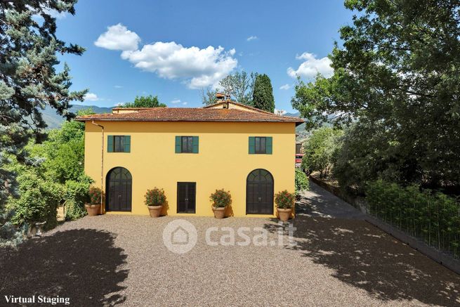 Villa in residenziale in 
