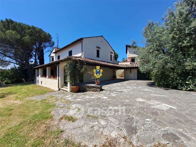 Villa in residenziale in 