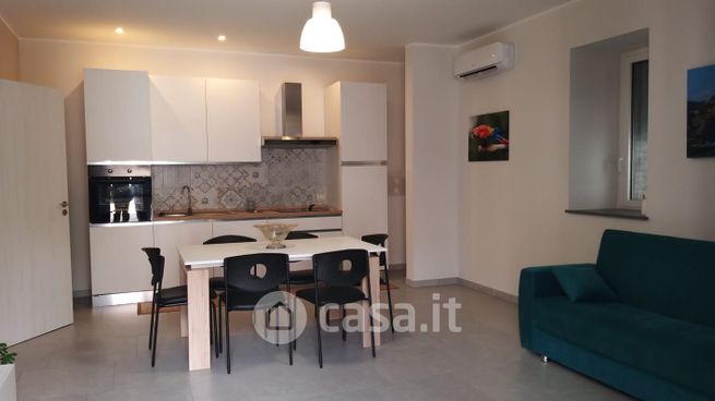 Casa indipendente in residenziale in Via Roma