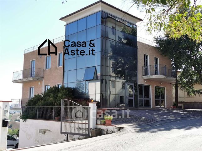 Ufficio in commerciale in Via San Giacomo
