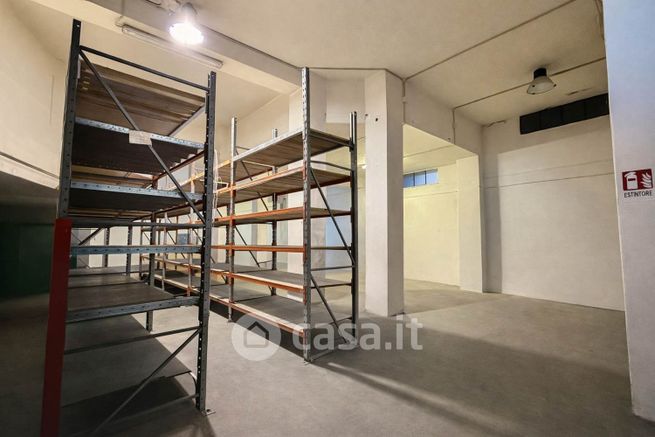 Capannone in commerciale in Via Roberto Giuffrida Castorina 5