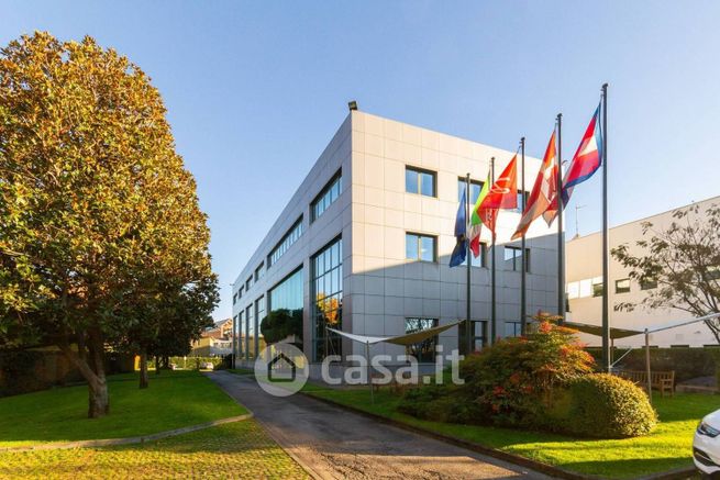 Ufficio in commerciale in Corso Enrico Tazzoli 221