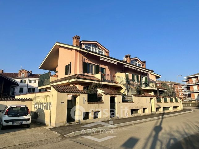 Villetta a schiera in residenziale in Via Circonvallazione 20