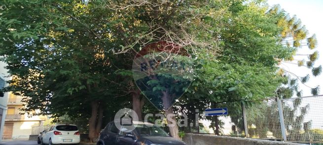 Box/posto auto in residenziale in Via Zangri 3