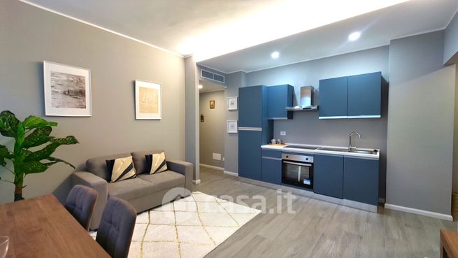 Appartamento in residenziale in Via Teocrito 46