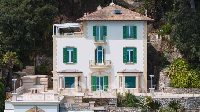 Appartamento in residenziale in Lungomare Raffaele Rossetti 10