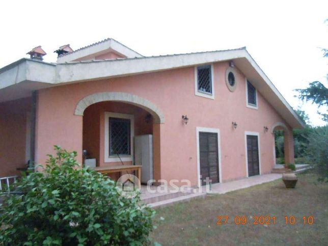 Villa in residenziale in Via Monte d'Arca