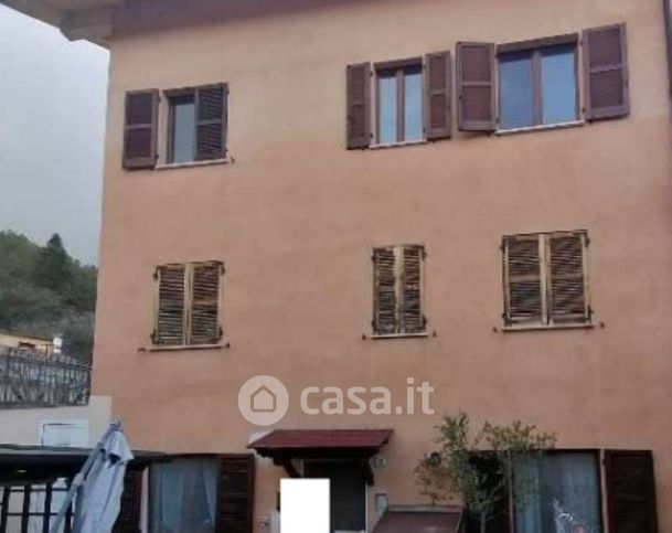 Appartamento in residenziale in Via U. Foscolo 3