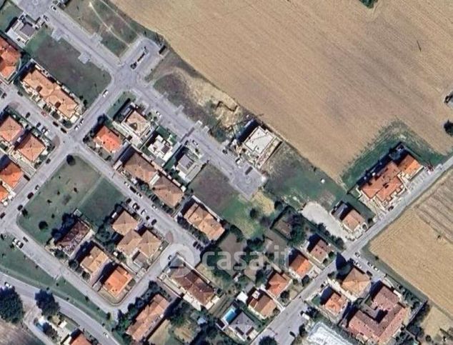 Box/posto auto in residenziale in Via G.F. Guerrieri