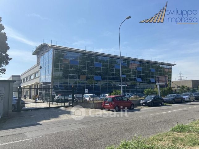 Ufficio in commerciale in Via Caravaggio 28