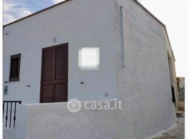 Casa indipendente in residenziale in 