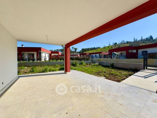 Casa bi/trifamiliare in residenziale in Via dell'Aeronautica