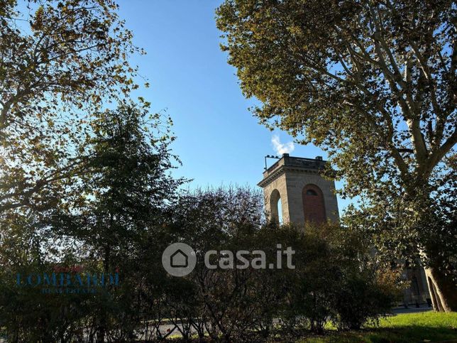 Ufficio in commerciale in Viale Elvezia 8