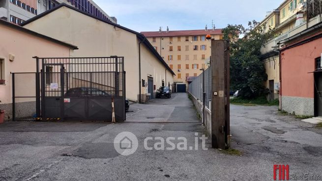 Garage/posto auto in residenziale in Via Ciro Menotti 22