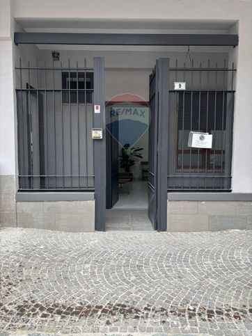 Ufficio in commerciale in Trav II F.A. Giordano 9