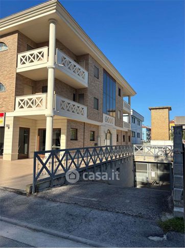 Box/posto auto in residenziale in 