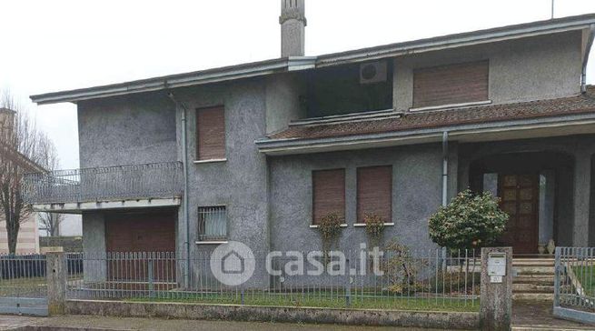 Casa indipendente in residenziale in Via San Parisio 16