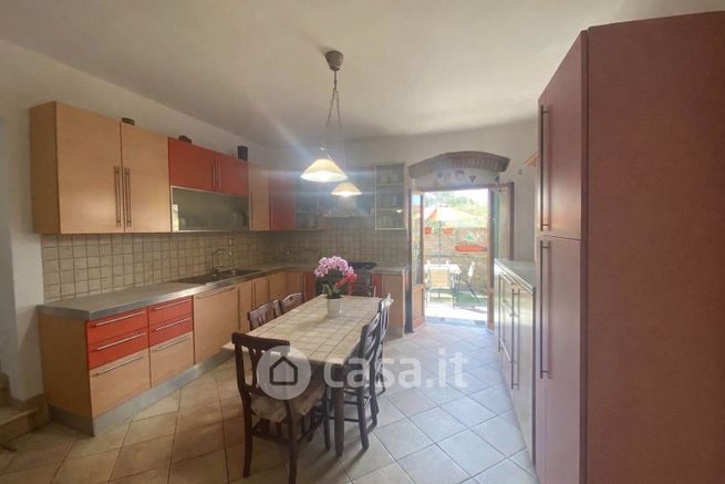 Appartamento in residenziale in Via Livornese