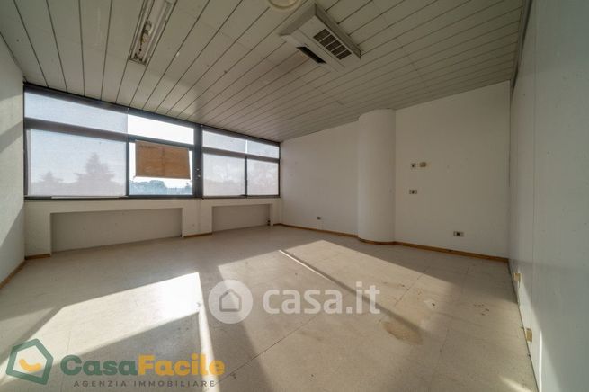 Ufficio in commerciale in Corso c.b. Cavour 76
