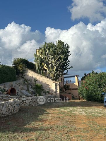Appartamento in residenziale in Via Flacca
