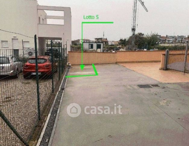 Garage/posto auto in residenziale in Via Parri