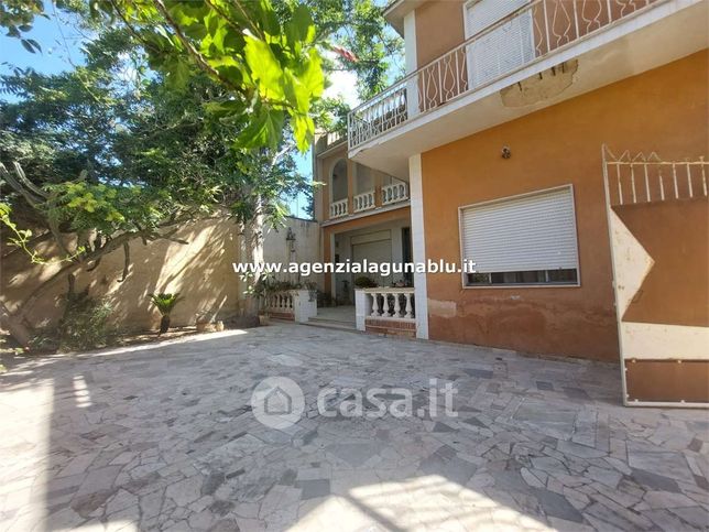 Villa in residenziale in Lungomare San Vito