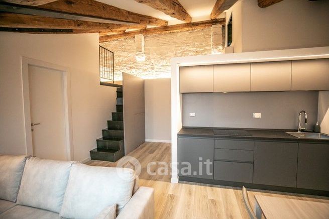 Appartamento in residenziale in Via Felice Venezian 7
