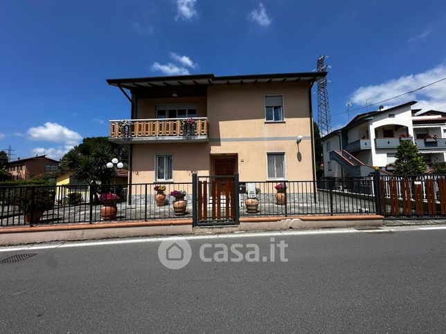 Casa bi/trifamiliare in residenziale in Via dei Molini 23