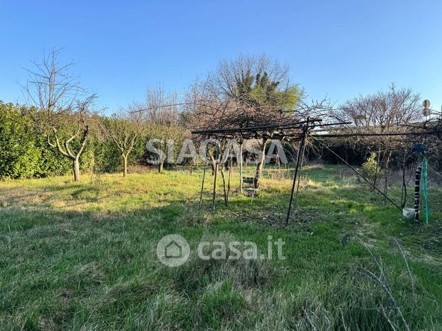 Terreno agricolo in commerciale in Via Aldo Motta