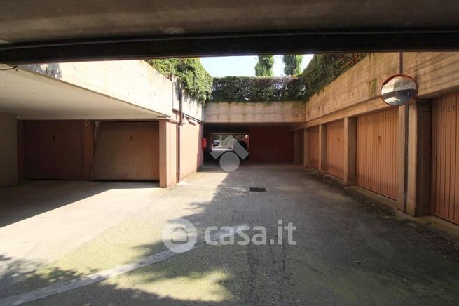 Garage/posto auto in residenziale in Via Milziade Tirandi 22