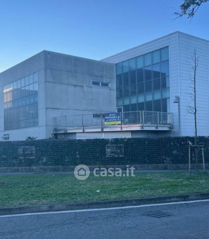 Ufficio in commerciale in Via Leonardi 1