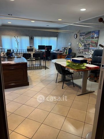 Capannone in commerciale in Via Goffredo Mameli