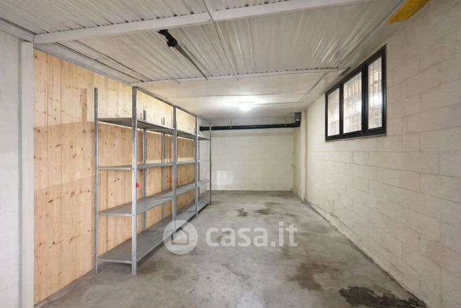 Box/posto auto in residenziale in Piazza Elena Lucrezia Cornaro Piscopia 11