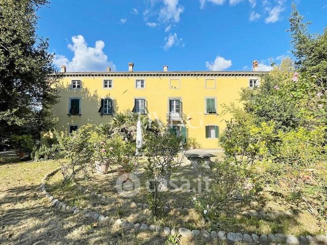 Villa in residenziale in Via Carlo del Prete