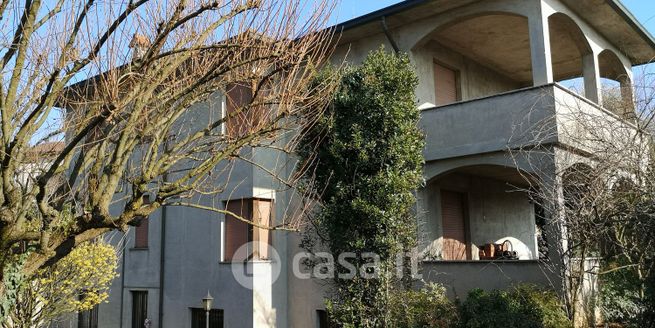 Villa in residenziale in Via Alcide De Gasperi 2
