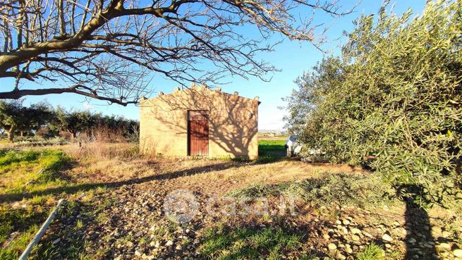 Terreno agricolo in commerciale in 