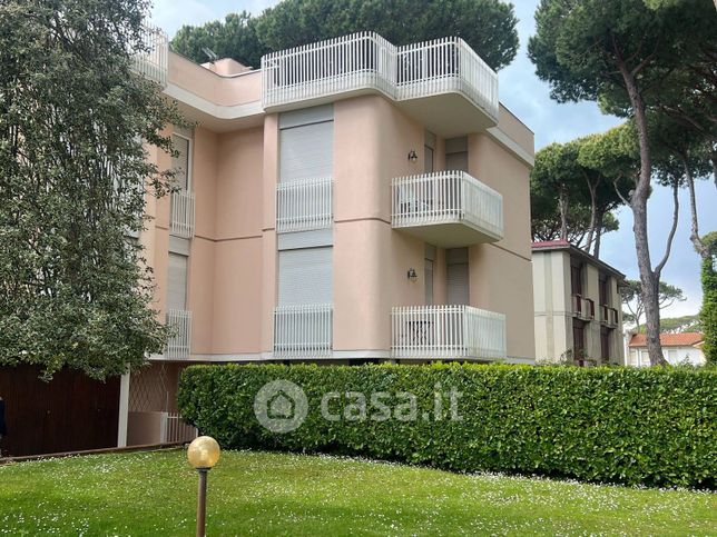 Appartamento in residenziale in Via Monte Nona 4