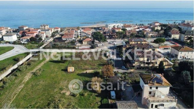 Terreno edificabile in residenziale in Largo Italia