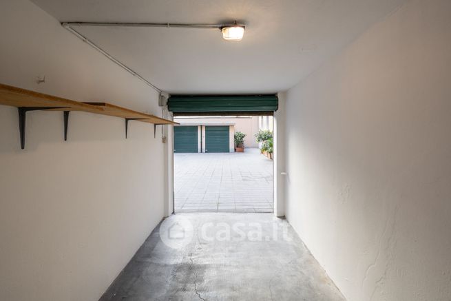 Garage/posto auto in residenziale in Viale Lombardia 6