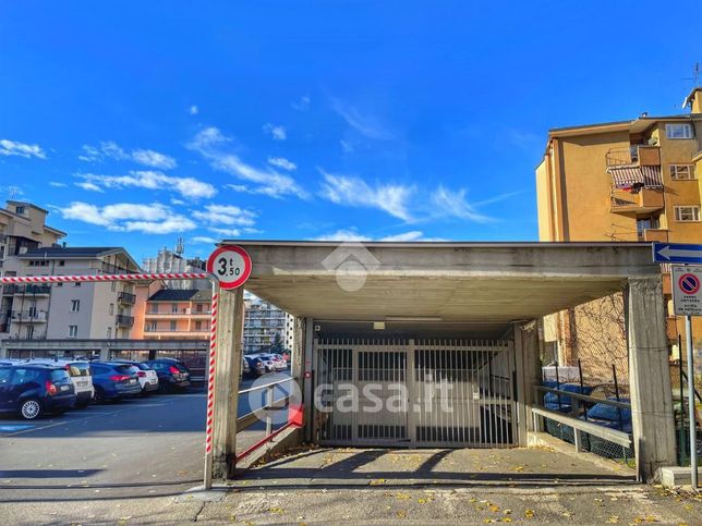 Garage/posto auto in residenziale in Via Chaligne 3