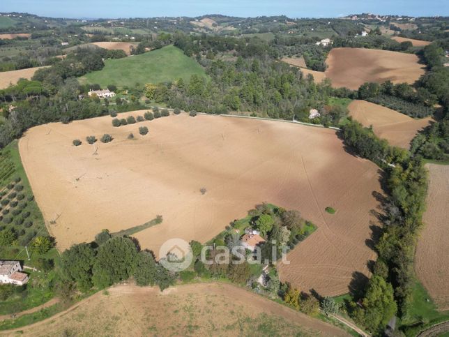 Terreno agricolo in commerciale in 