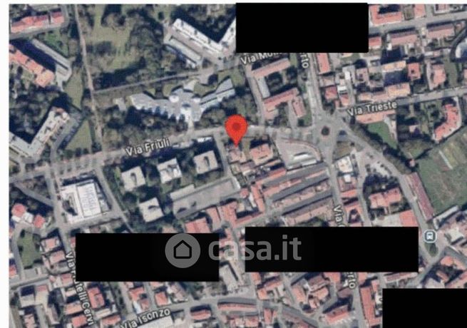 Box/posto auto in residenziale in Via Friuli 1 A