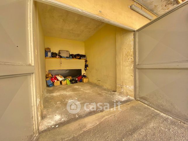 Garage/posto auto in residenziale in Via Vittorio Veneto