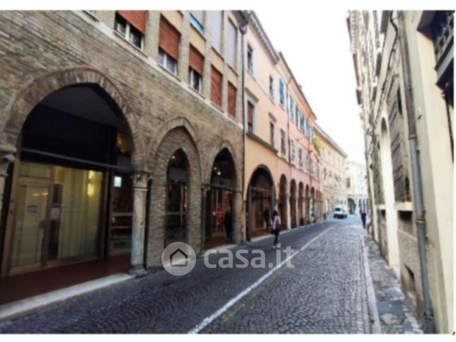 Ufficio in commerciale in Galleria Isei 6 -16