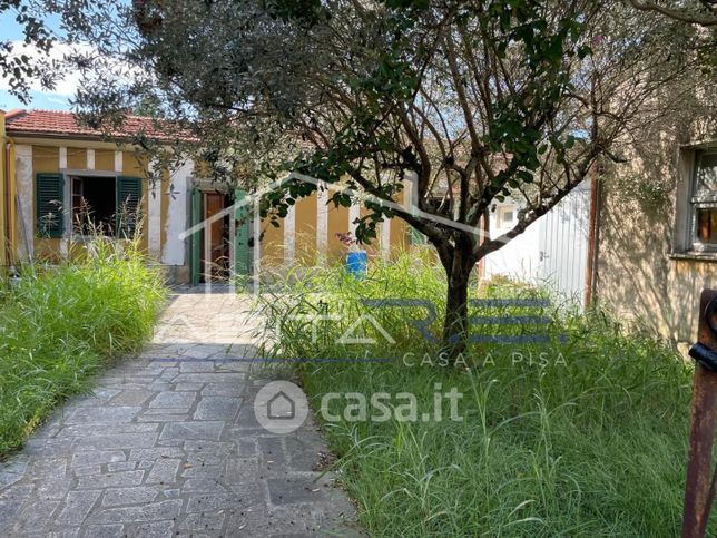 Casa indipendente in residenziale in 