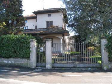 Villetta a schiera in residenziale in Via Italo Cremona 36