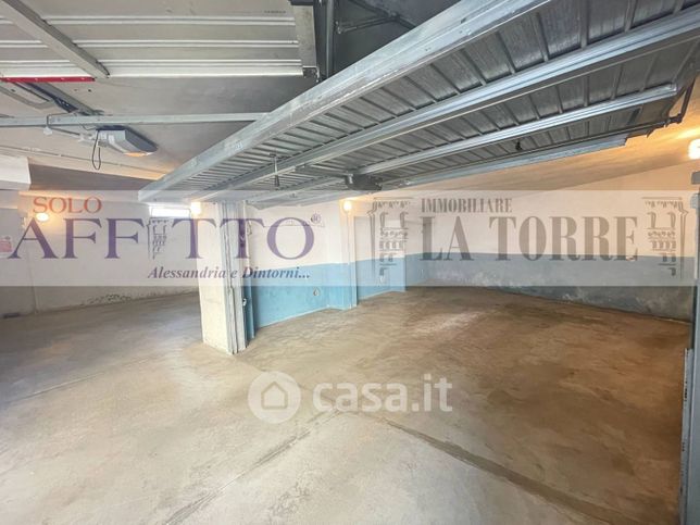 Box/posto auto in residenziale in Via Amerigo Vespucci